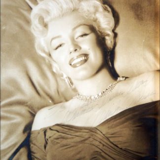 Marilyn Monroe Autograph (Click for full image)