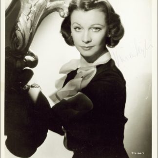 Vivien Leigh Autograph (Click for full image)