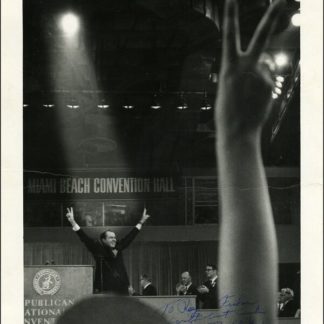 Richard Nixon Autograph (Click for full image)
